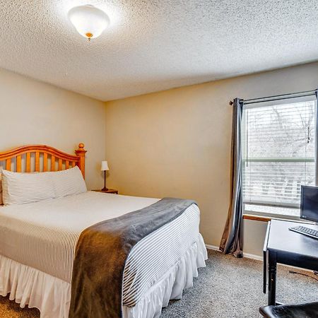 Апартаменты Manitou Springs Escape With Aandc And Private Deck! Экстерьер фото